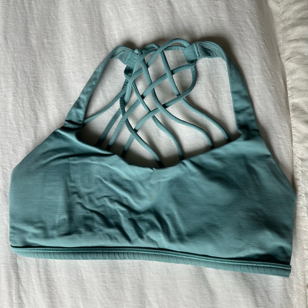 Lululemon free to be wild sports bra 6
